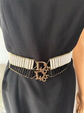 Trendy Black & White Elastic Waist Belt – 1.5” Wide, Flexible Fit 25”–30” Waist
